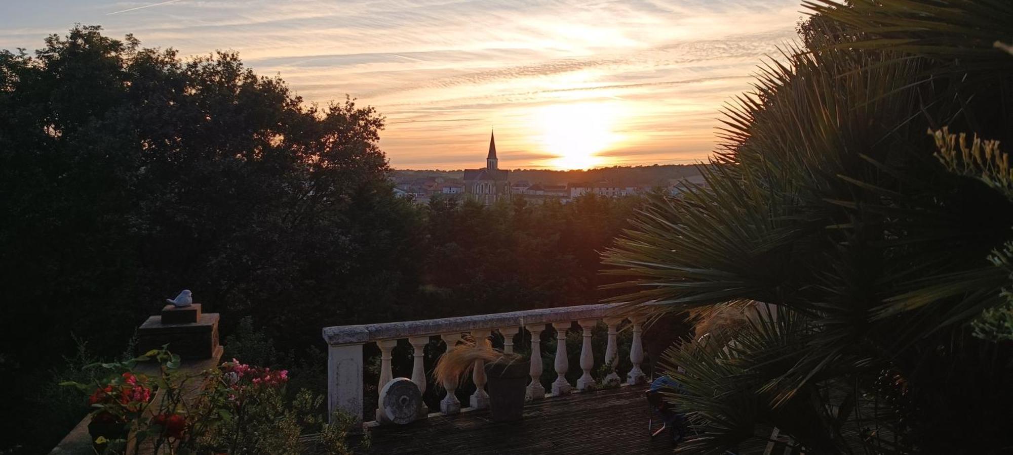 Gite De Charme Atypique Vue Panoramique Montrevault Exteriör bild